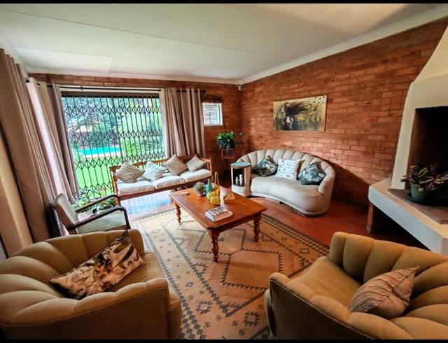 5 BEDROOM HOUSE FOR SALE IN ROOIHUISKRAAL